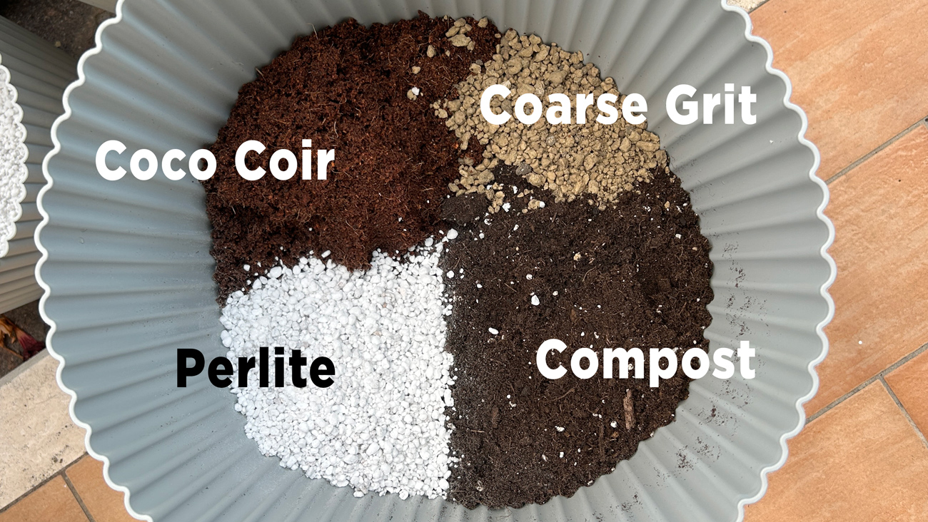 understanding-soil-mix-composition-components picture showing soil mix components